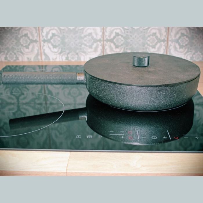 Poêle sauteuse en fonte Ø 28 cm - Série NOIR de luxe