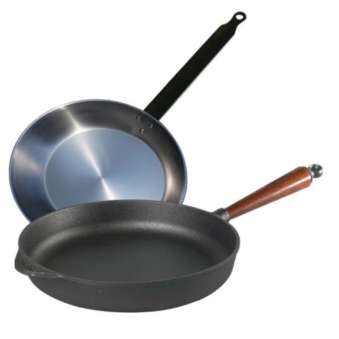 Lot poêle en fonte Skeppshult 30 cm et poêle en fer 32 cm 