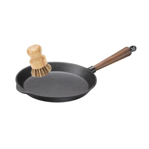 Poêle fonte Skeppshult 28 cm avec sa brosse naturelle