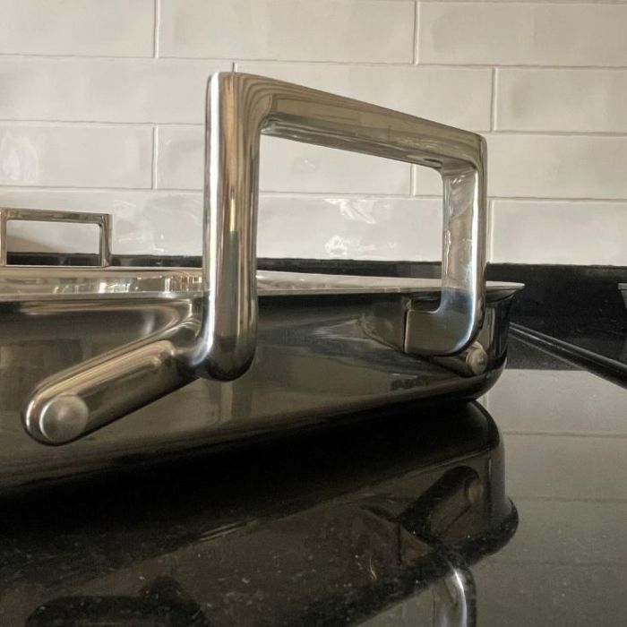 Fixation des poignées inox sur plat
