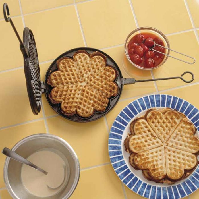 Gaufre cuite avec gaufrier Skeppshult, cuisine traditionnelle