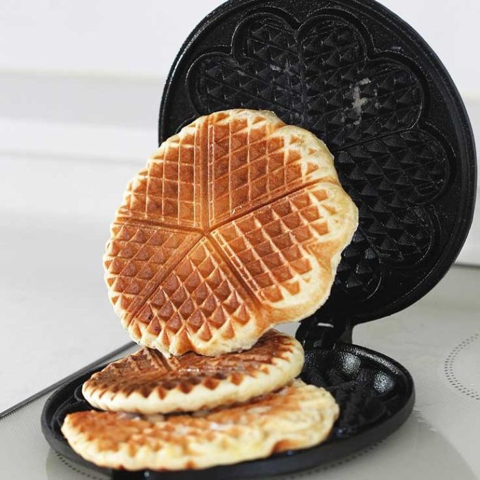 Gaufrier en fonte sans revetement, cast iron waffle