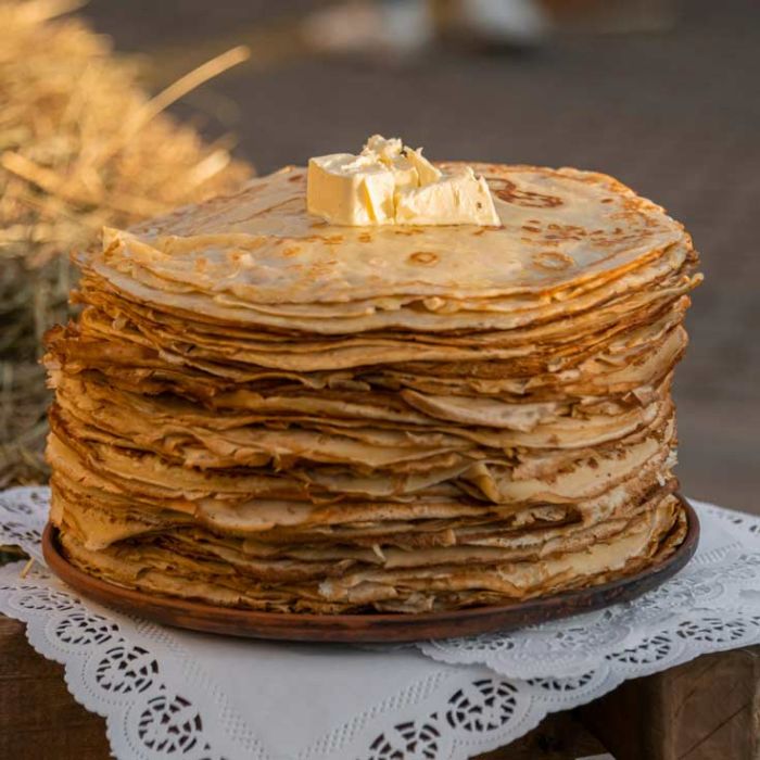 Crepiere poignée hêtre avec râteau à crêpe