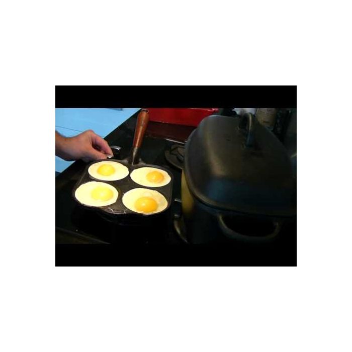 Poele à pancakes / oeufs carrée-4 moules ronds