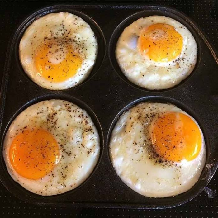 Poêle fonte à oeufs 4 moules