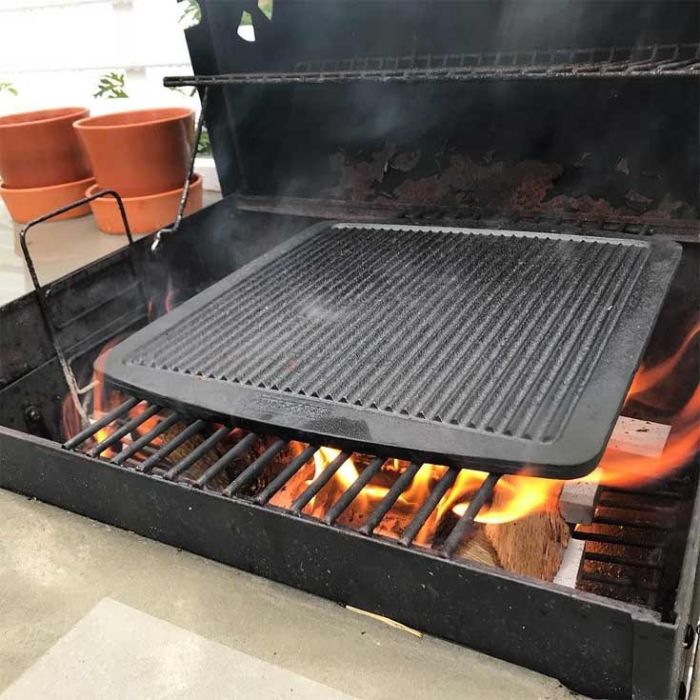 Plancha grill en fonte ecologique, cuisinez au barbecue