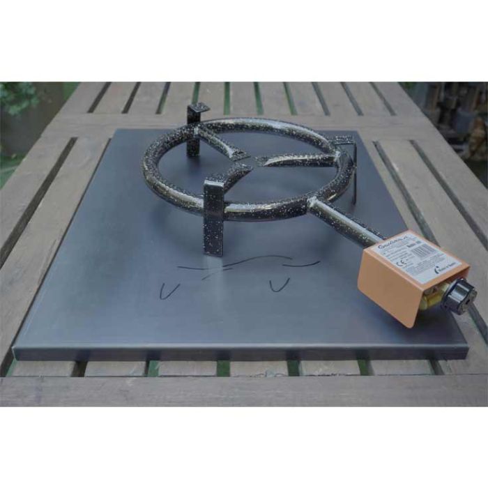 Réchaud gaz et plaque de protection en métal