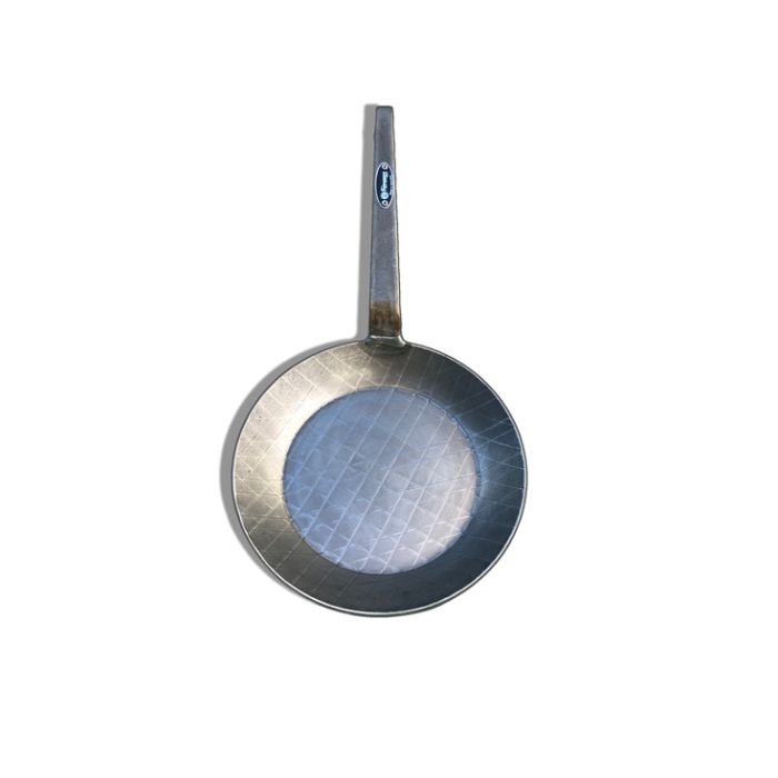 Poêle en fer forgé 24 cm main product photo