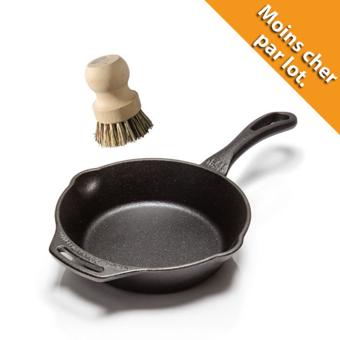 Poêle fonte 20 cm + brosse nettoyage main product photo
