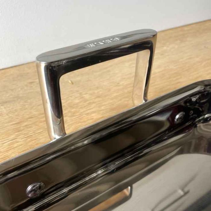 Fixation solide des poignées sur plat à four inox GRYM