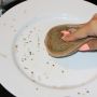 Nettoyage assiette sale eponge vaisselle