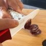 Découpe saucisson avec couteau céramique