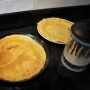 Crêpe poêle fonte et batteur bodum