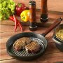 Cuisson viande sur poêle grill en fonte
