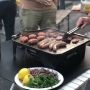 Cuisson sur plaqueout, la nouvelle plancha en fonte sur pieds