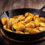 Pommes de terre cuites au four poele fonte