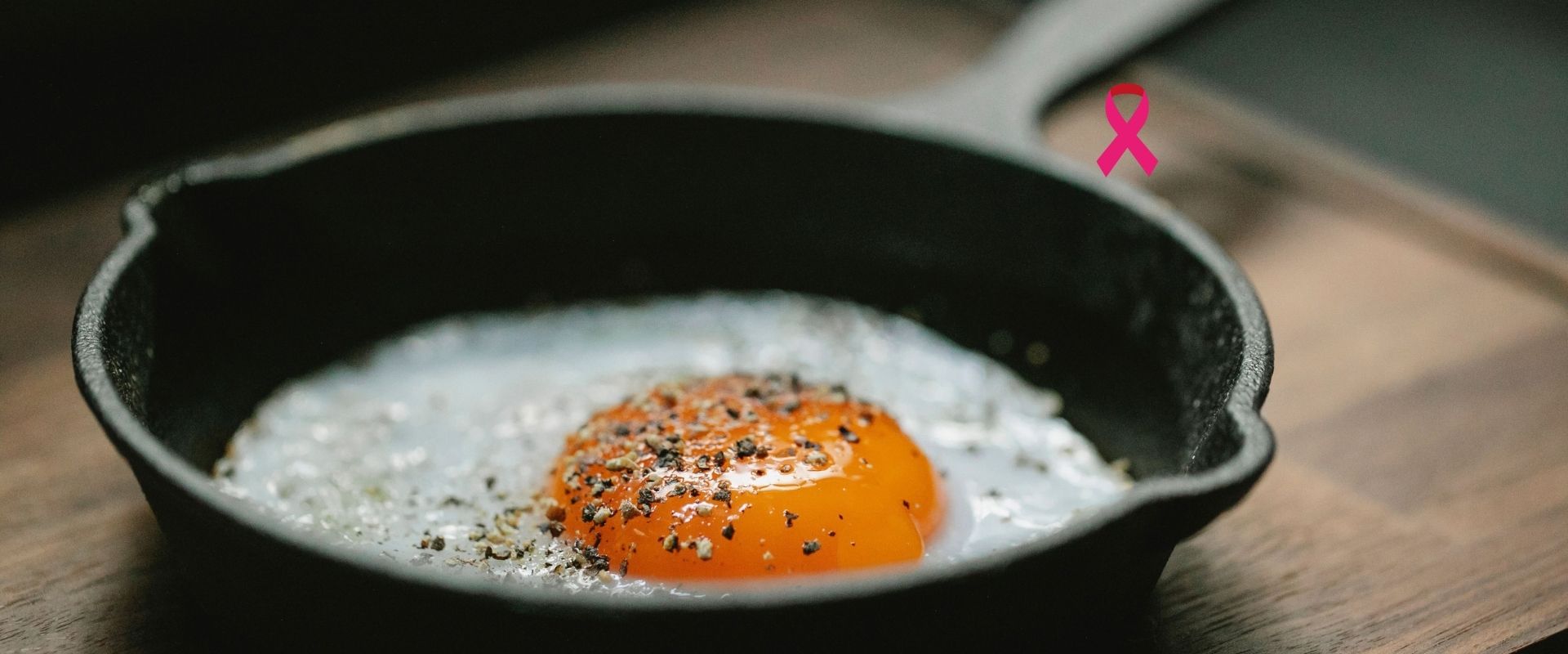 Oeuf à la poêle en fonte